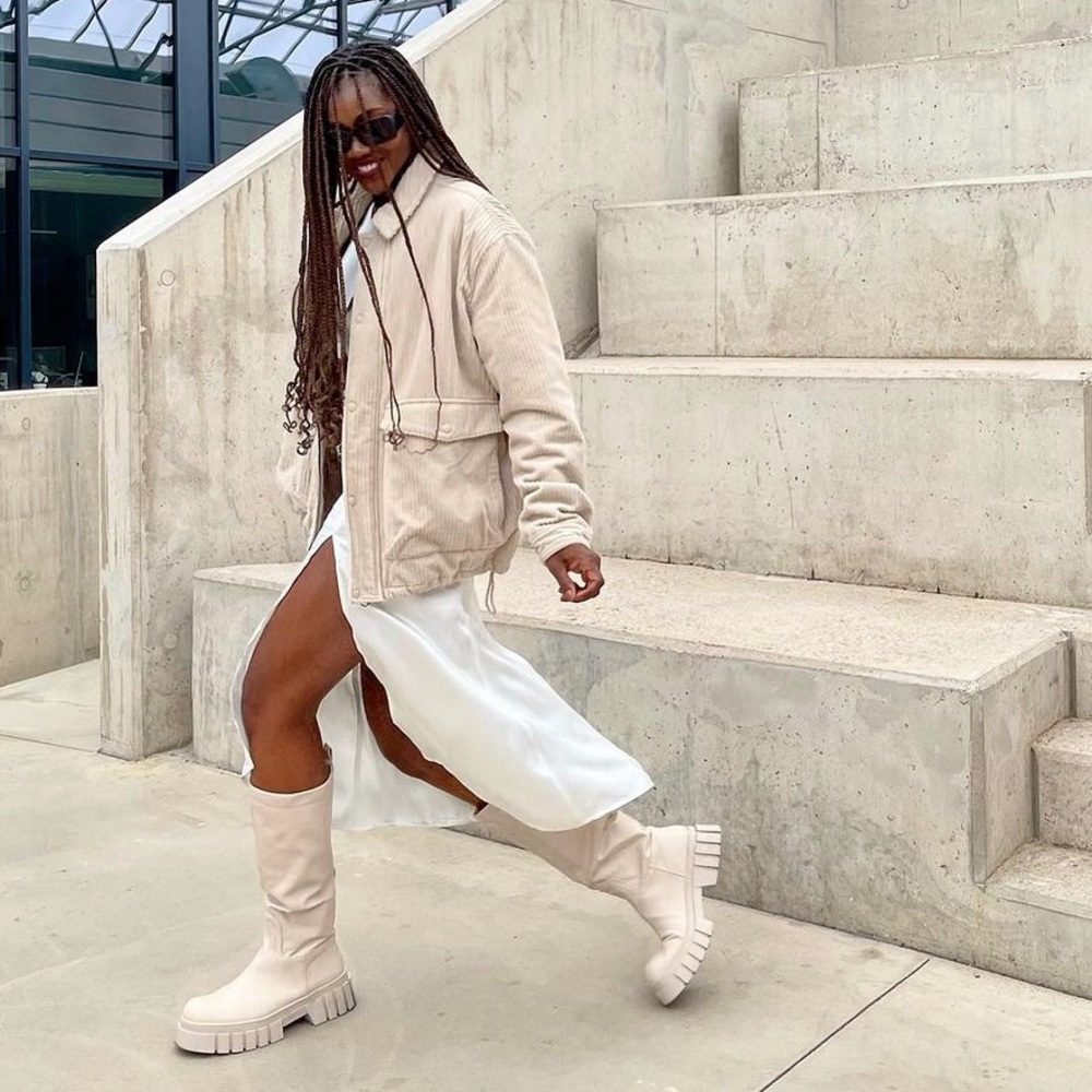 🍁🍂HP🍂🍁 𝐋𝐀𝐒𝐓 𝗡𝗪𝗧 𝗭𝗮𝗿𝗮 • High Shaft Treaded Sole Boots - Picture 10 of 16
